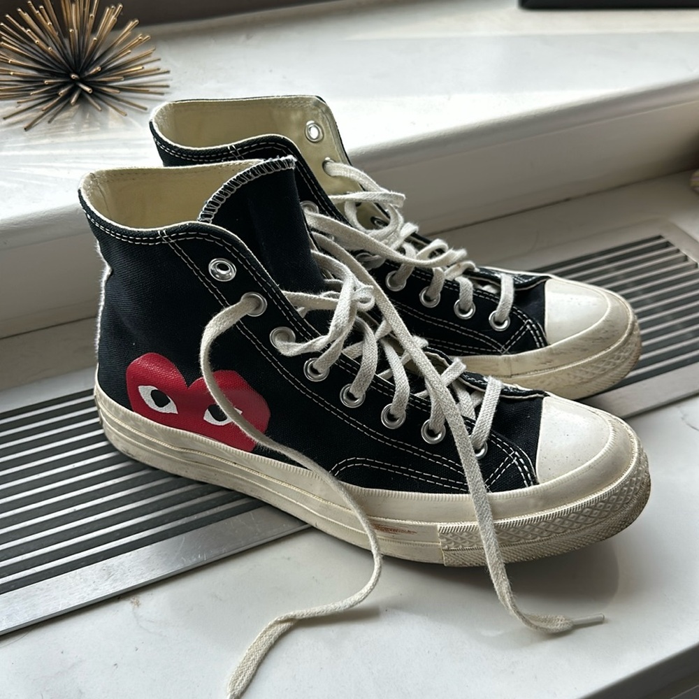 Comme des Garçons Converse (Women’s Size 9)